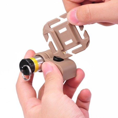 Système de fixation pour casque tactique et passants M.O.L.L.E pour lampe GLO-TOOB tan