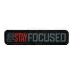 Patch SIGNATURE STAY FOCUSED brodé gris béton/rouge